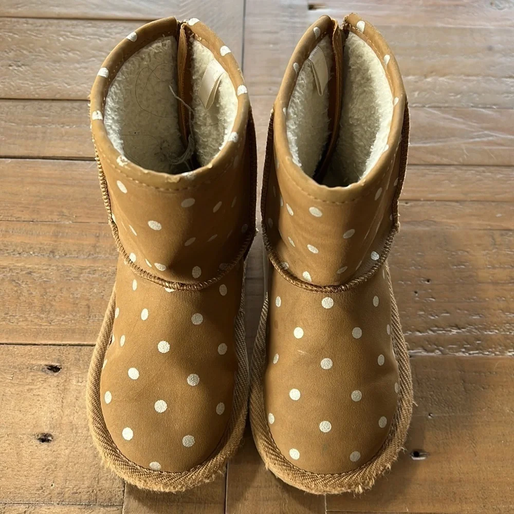 GAP tan silver
